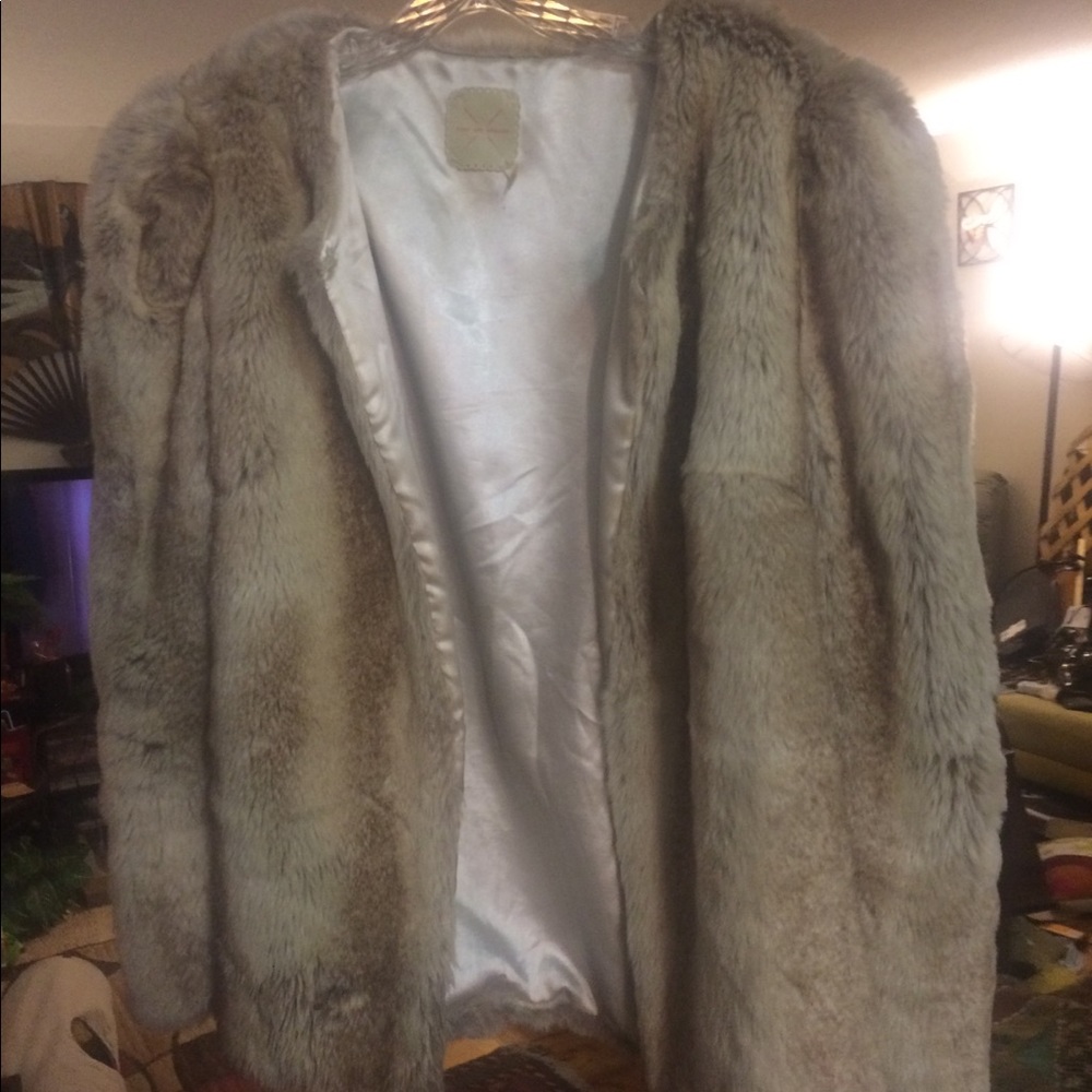 Elegant faux fur coat/cape!